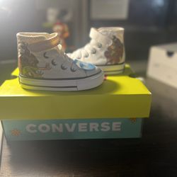Converse Size 4 New $40