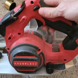 Milwaukee CIRCULAR SAW 