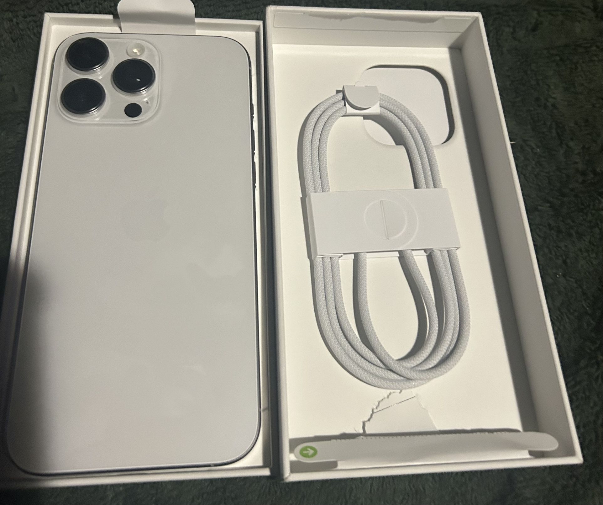 iPhone 16 Pro Max