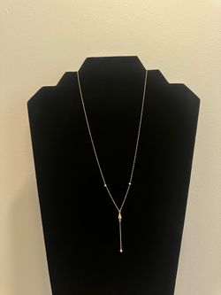 Cadena fina de oro de 10K para mujer o niña.