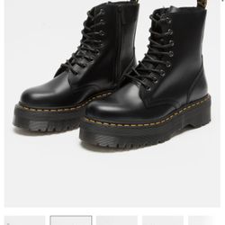 DR. MARTENS Womens Platform Boots Size 7