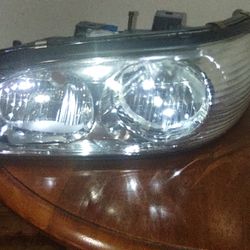 Buick 1997 Park Ave Headlights For Sale 