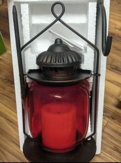 RED METAL OUTDOOR FLAMELESS LANTERN DECORATION CHRISTMAS