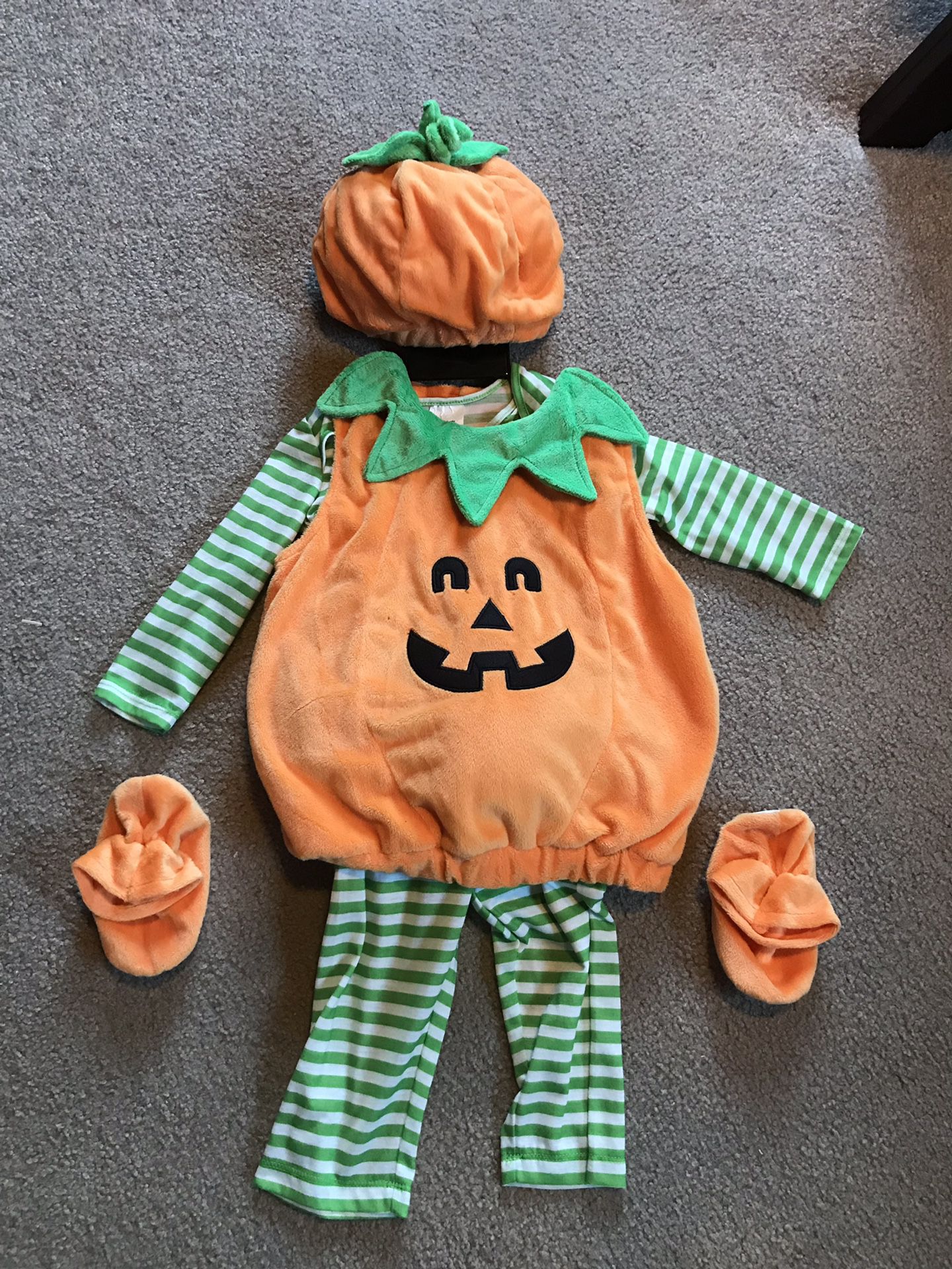 Baby pumpkin costume, size 12-18 month