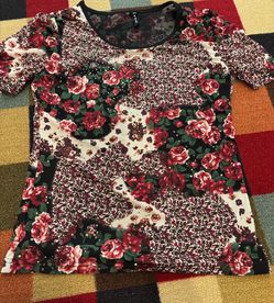 Zihan Women Floral Shirt. Size XXL- Great Condition