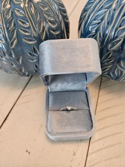 14 kt White gold real diamond heart ring