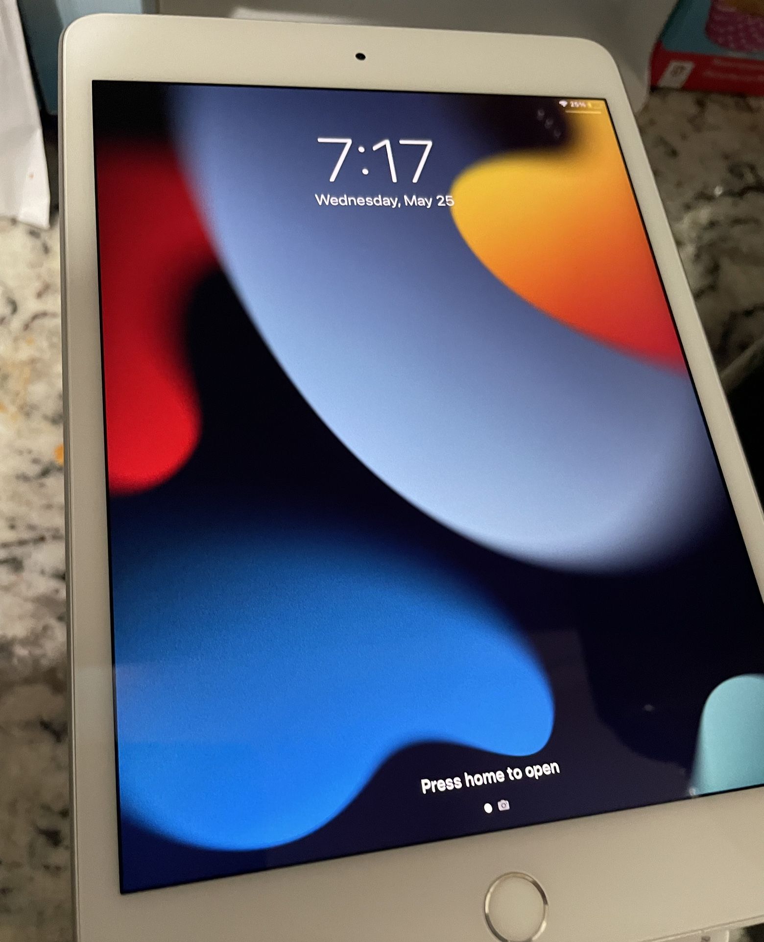 Silver Apple iPad Mini 5 2019 64GB Wi-Fi With Cellular Data 