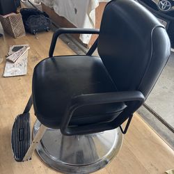 Salon chair