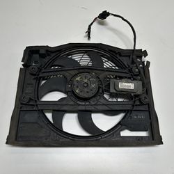 BMW E46 330 328 325 RADIATOR COOLING FAN W/ SHROUD