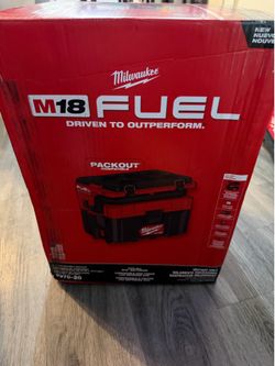 Milwaukee M18 FUEL PACKOUT 2.5 Gallon Wet/Dry Vacuum 0970-20