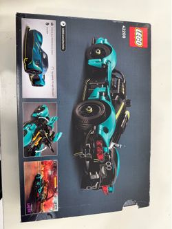 Race car Aston martin Valkyrie LEGO set