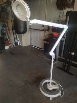 Magnifying Lamp