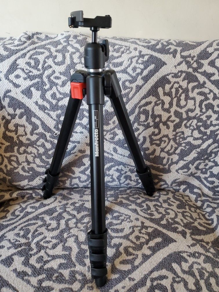 MANFROTTO 725B TRIPOD