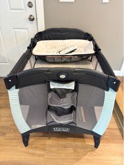 Graco Pack N Play Playard Reversible Napper & Changer