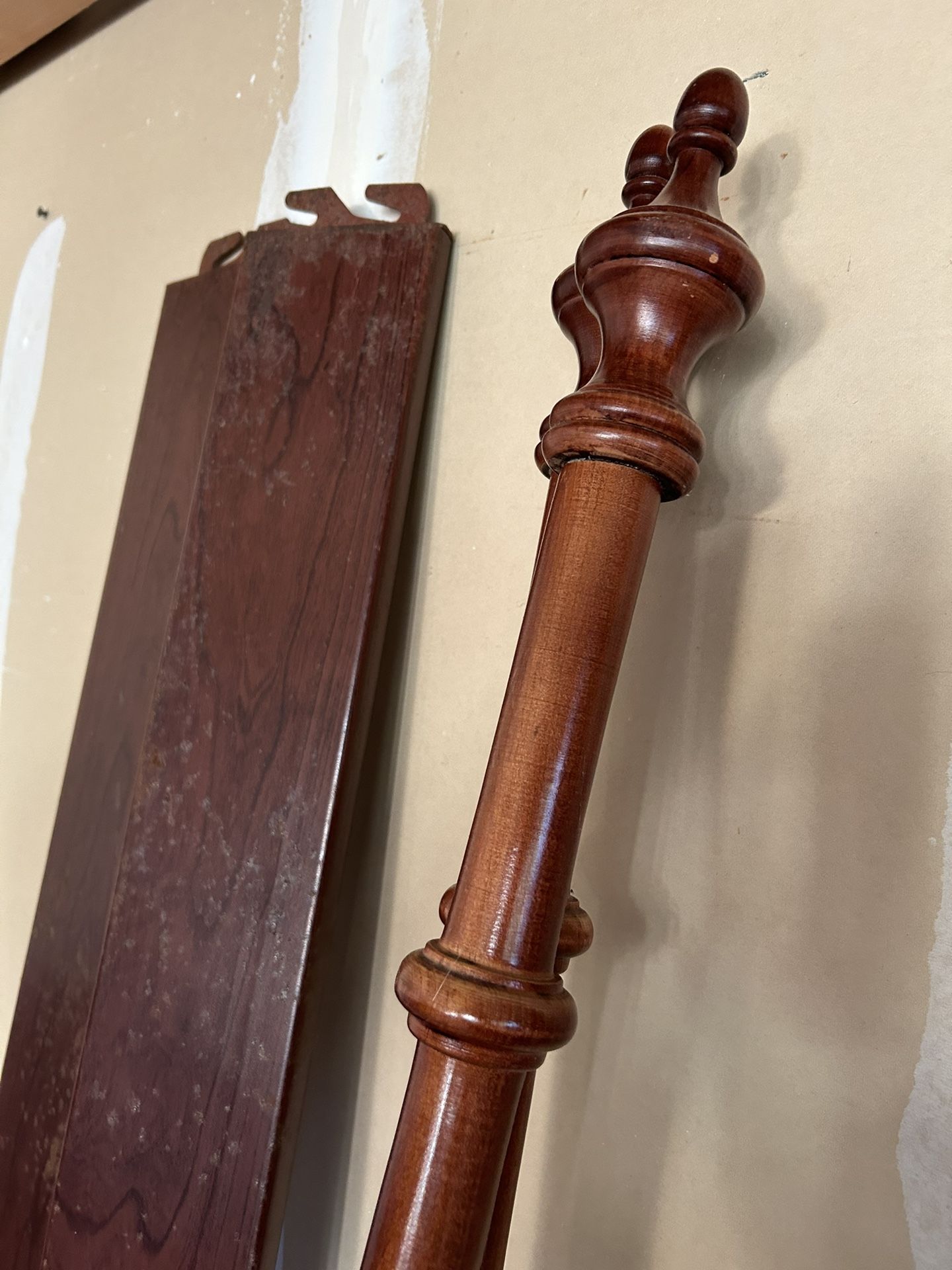 Broyhill Cherry Wood Four Poster Bed Made In The USA for Sale in Elgin