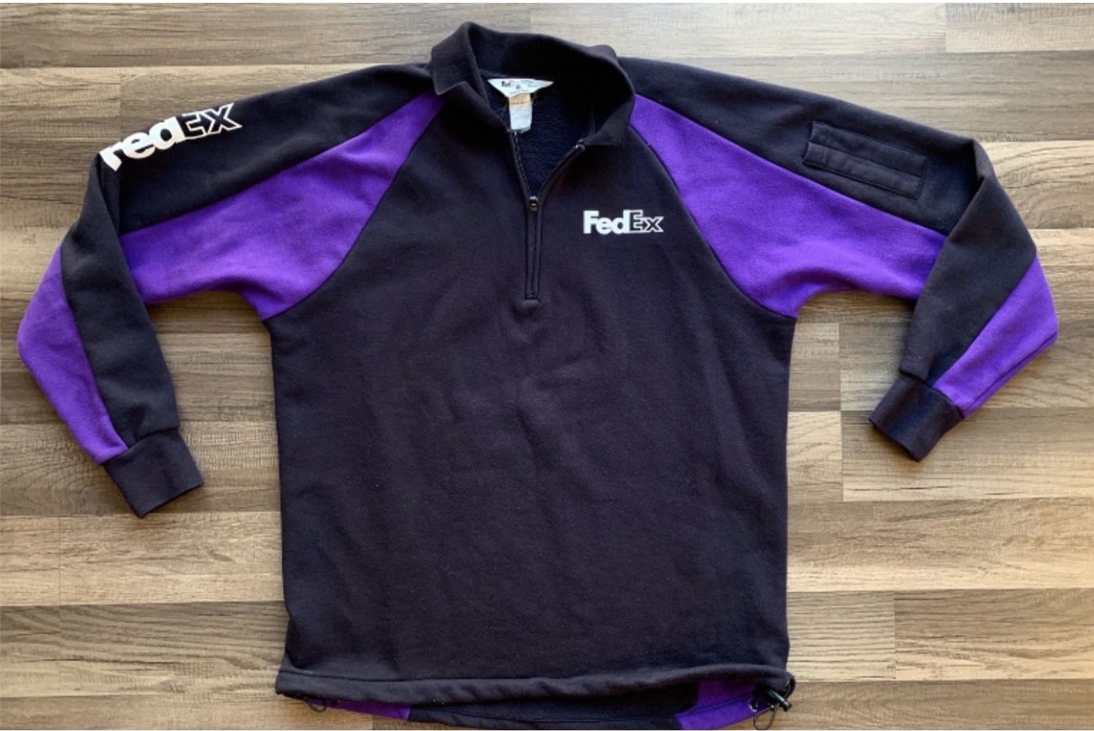 FedEx sweatshirt – 1/4 zip pullover size medium in excellent condition
