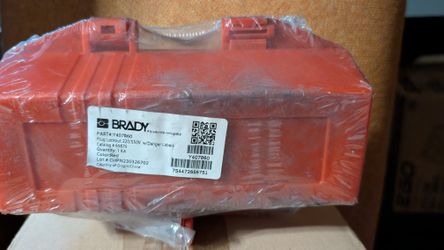 Brady Y407860 Plug Lockout With Danger Labels 220/550V
