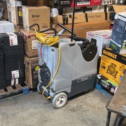 Industrial Carpet Cleaner 
