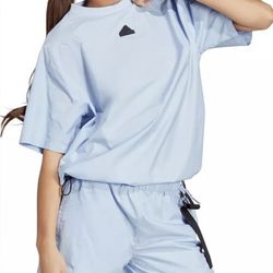 Adidas women’s athletic wear tee with drawstring