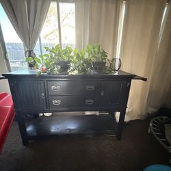 Tv Stand/Entertainment center