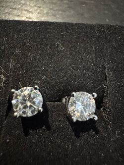Moissan Stud Earrings VVS1  5mm/0.5ct