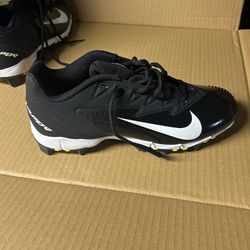 Nike Adult Baseball Shoes.   (without box) 