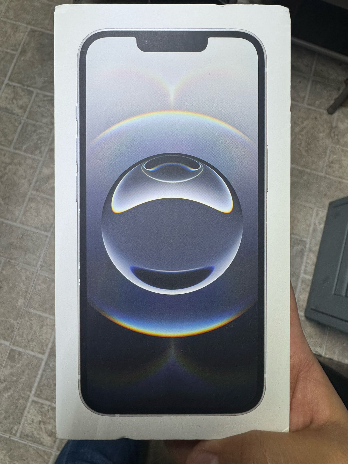 iPhone 16e