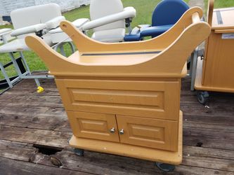 Roll around baby changing bath cart