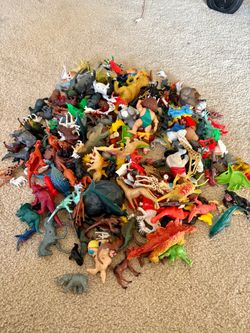 Large Lot of Plastic Animal & Dinosaur Figures