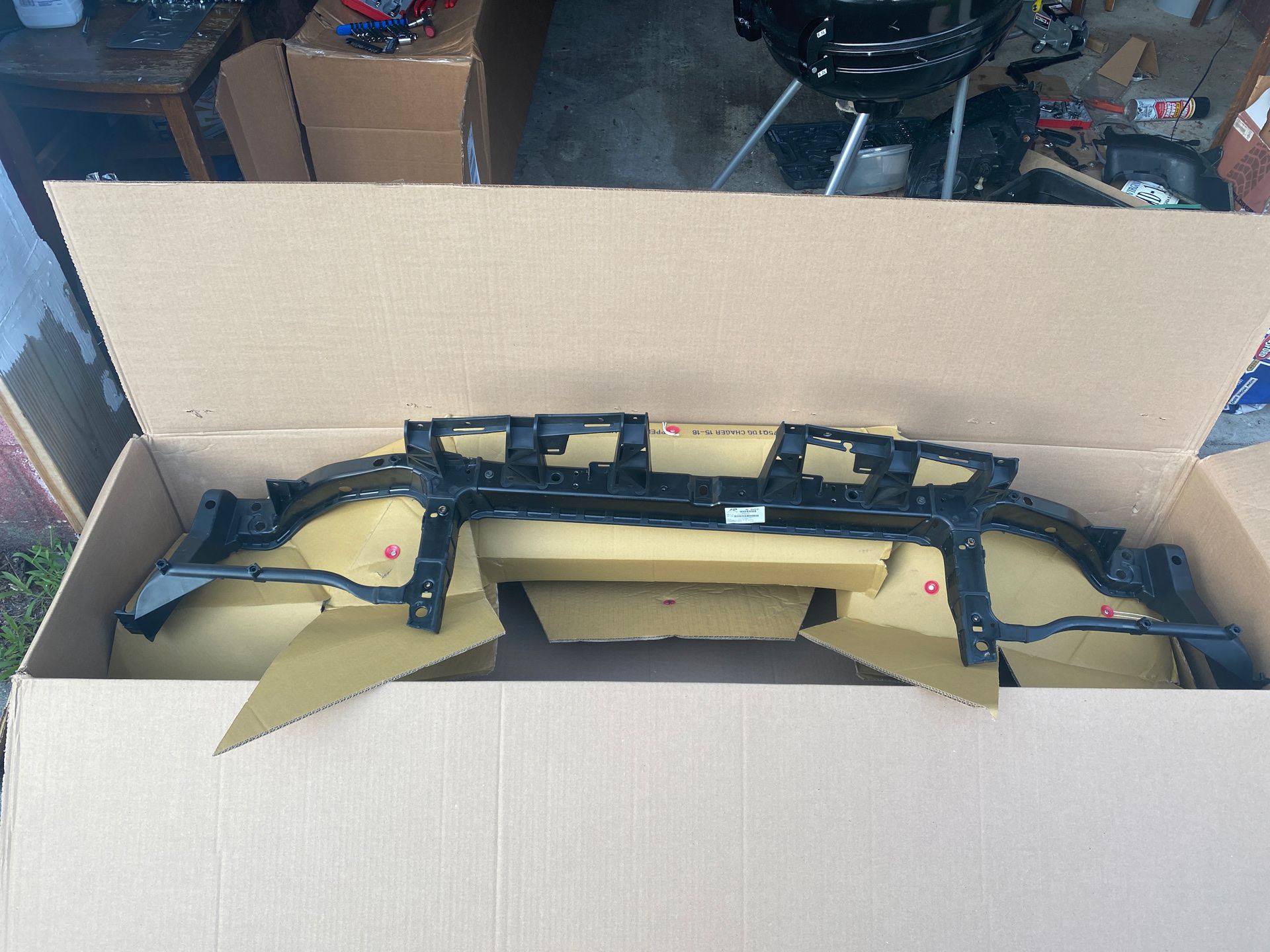 Challenger radiator support