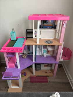 Barbie Dream House 
