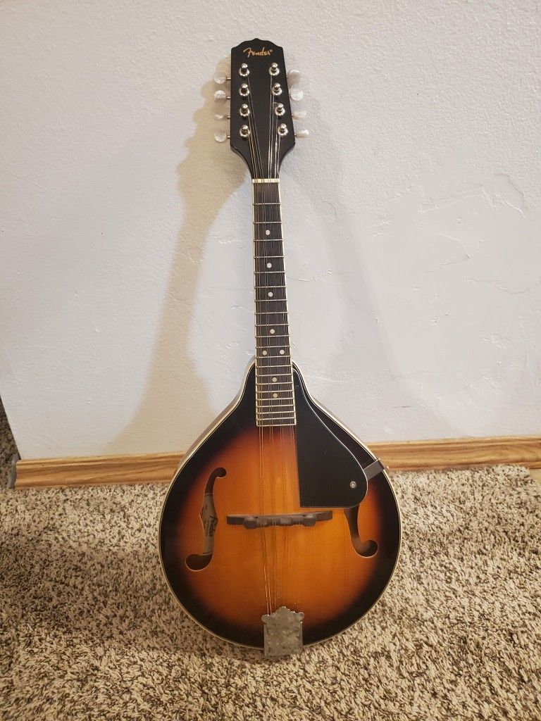 Fender Mandolin FM-100