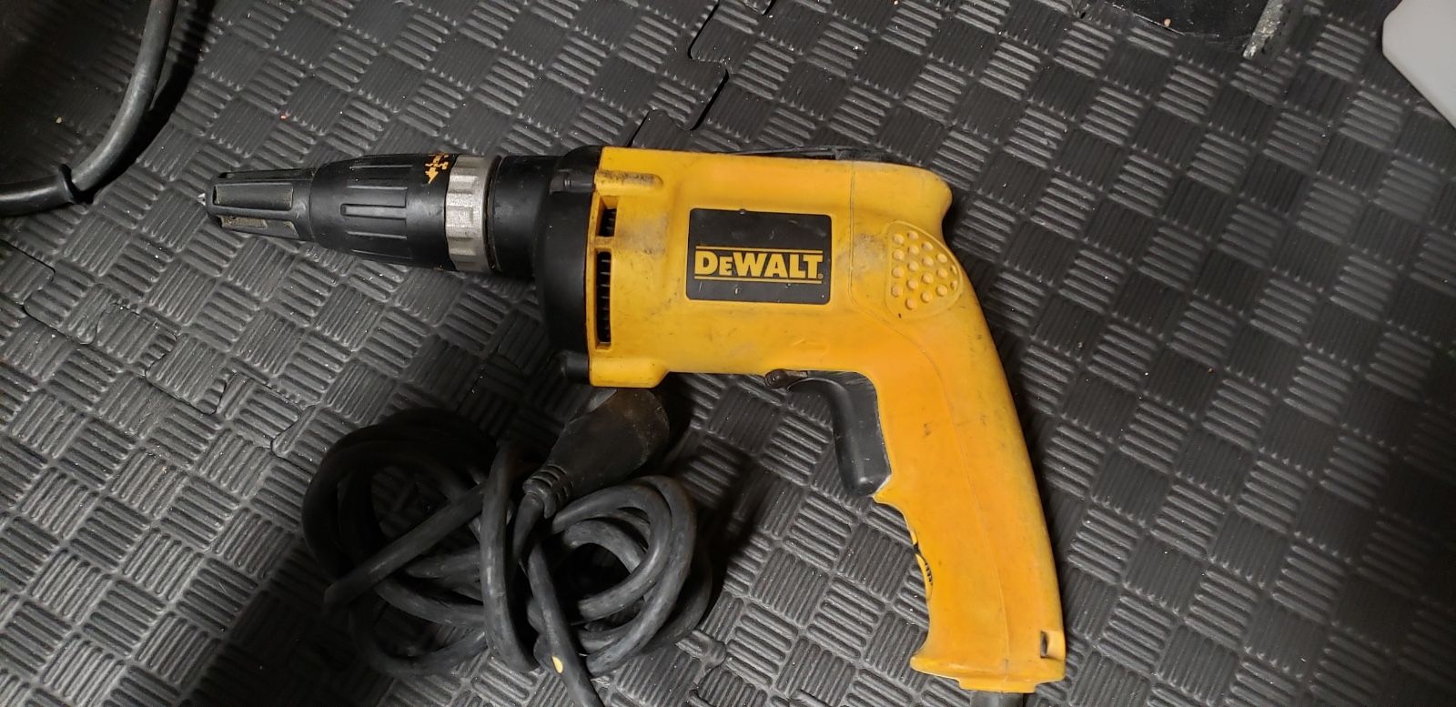 Dewalt drywall screw gun