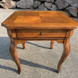 End Table & Coffee Table Set, 2 Tables!!