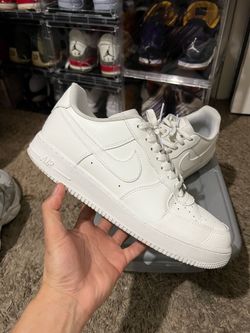 Sz 10 White Nikes $15 FIRM NO TRADES