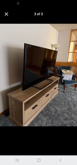 Tv entretenimiento y mesa de sala