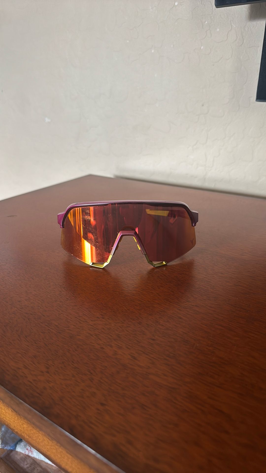 Pink 100% sunglasses