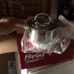  SAUSE  PAN   WITH  LID   1.5QT.   PARINI  “Signature  Series 