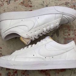 Nike Blazer Low '77 'Triple White' In Excellent condition 11 Women’s  