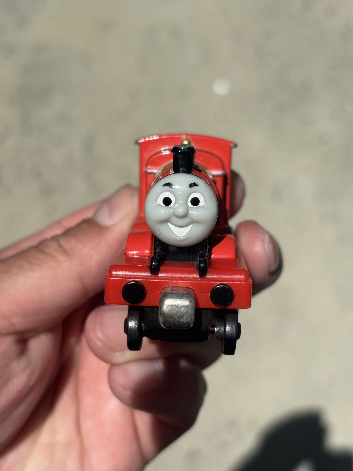 Thomas And Friends James the Engine Magnetic/ Metal Take N Play Along Toy Train 2002 Tank Car