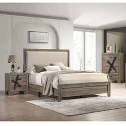 KING BED FRAME NEW IN THE BOX(NO MATTRESS)