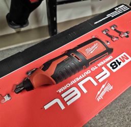Milwaukee M12 12V Lithium-Ion Cordless Rotary Tool (Tool-Only)