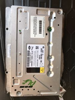 12-15 Land rover evoque radio amplifier