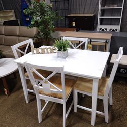White And Natural Small Table With Match⁹