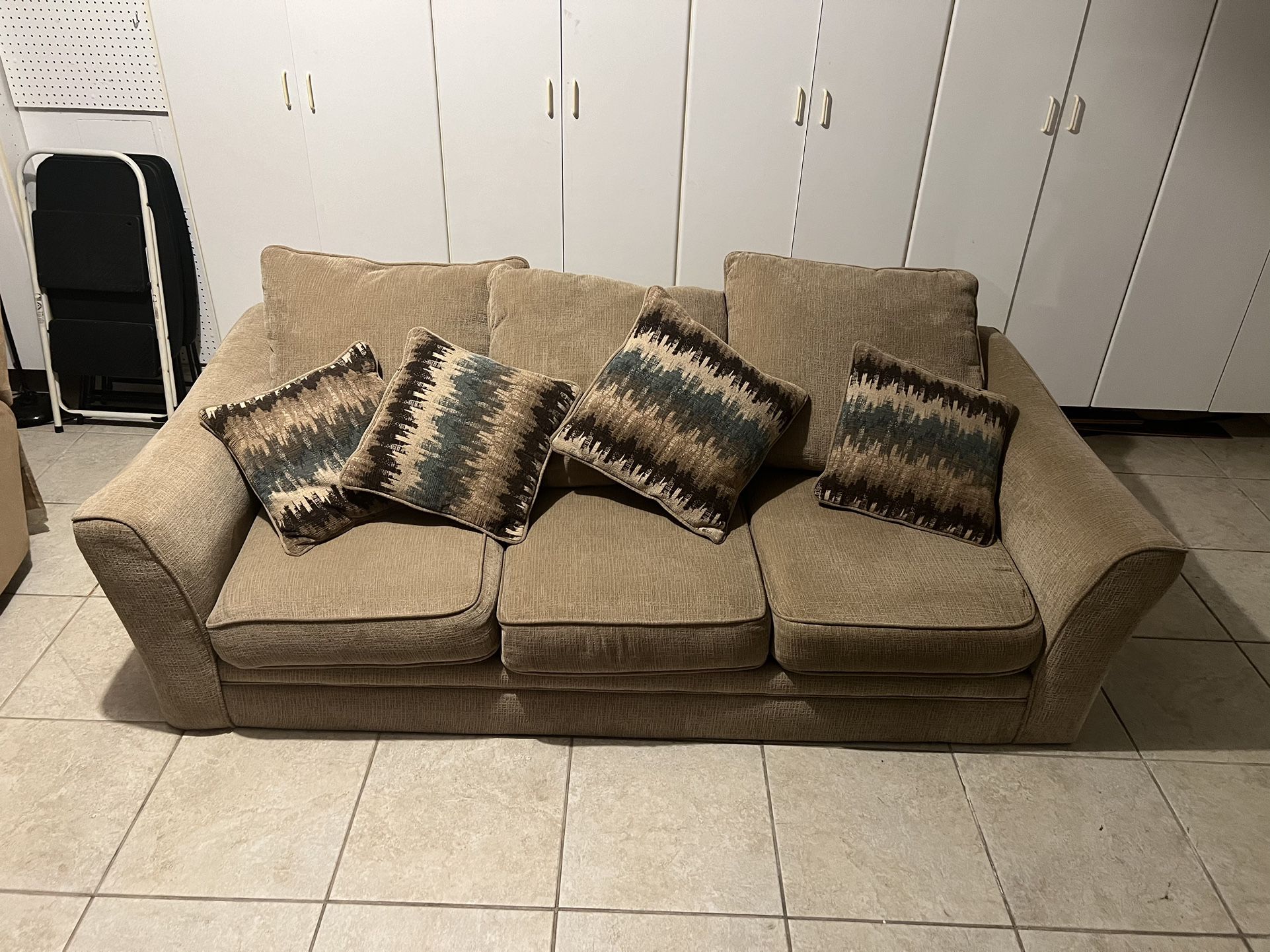 Couch Ashley furniture $200