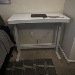 Tresanti Adjustable Standing Desk