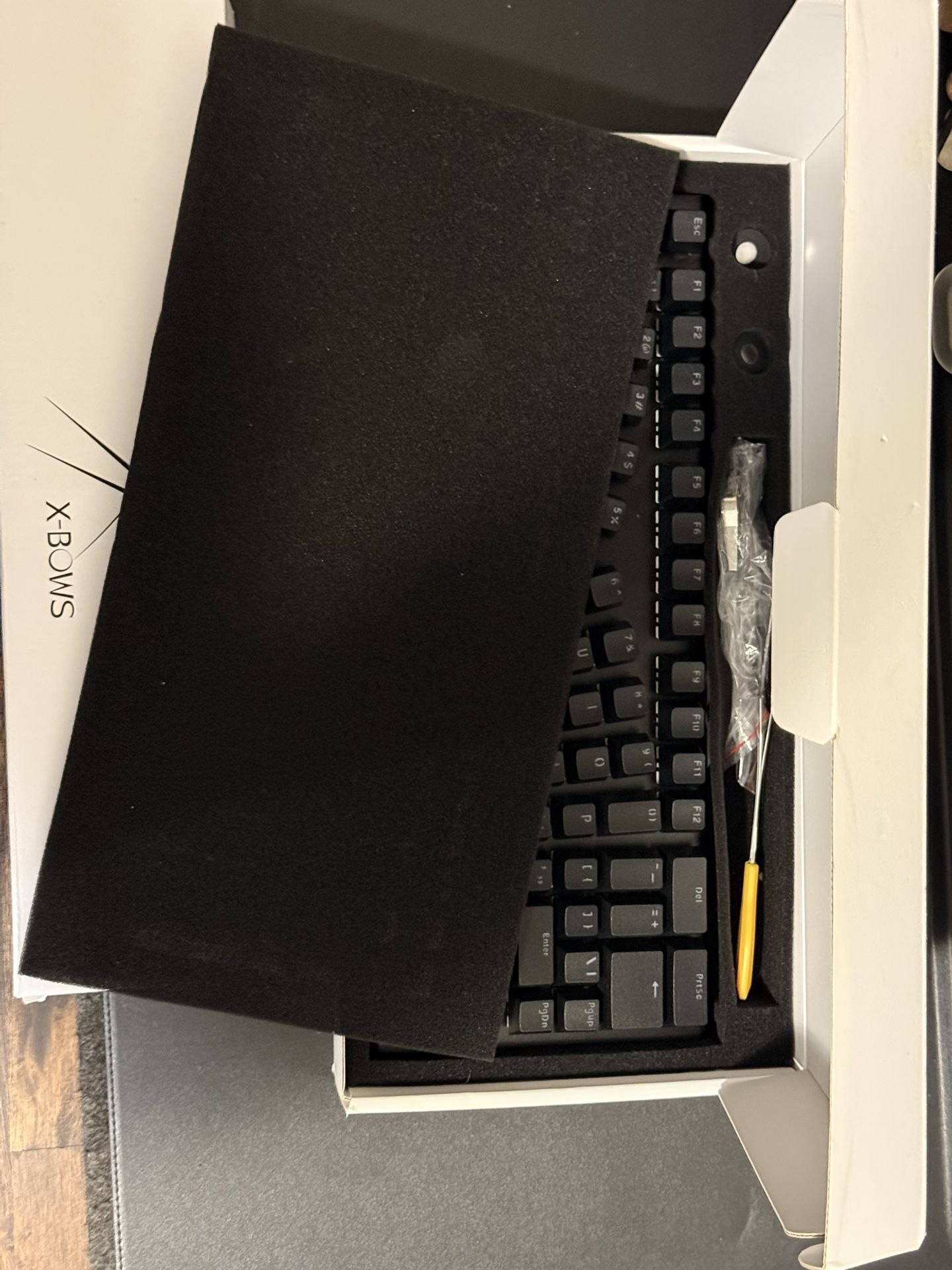 X-Bows Knight Ergonomic Keyboard + extra