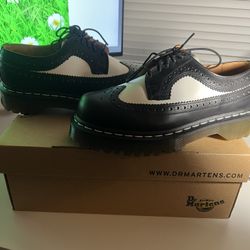 Dr. Martens 3989 Bex Smooth Leather Brogue Shoes