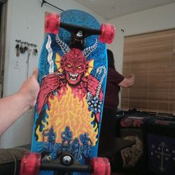 Santa Cruz Stranger Things Hellfire complete