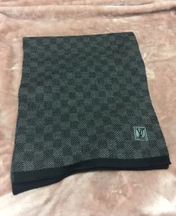 Louis Vuitton Head Scarf , Trying To Sell ASAP for Sale in Roswell, GA -  OfferUp